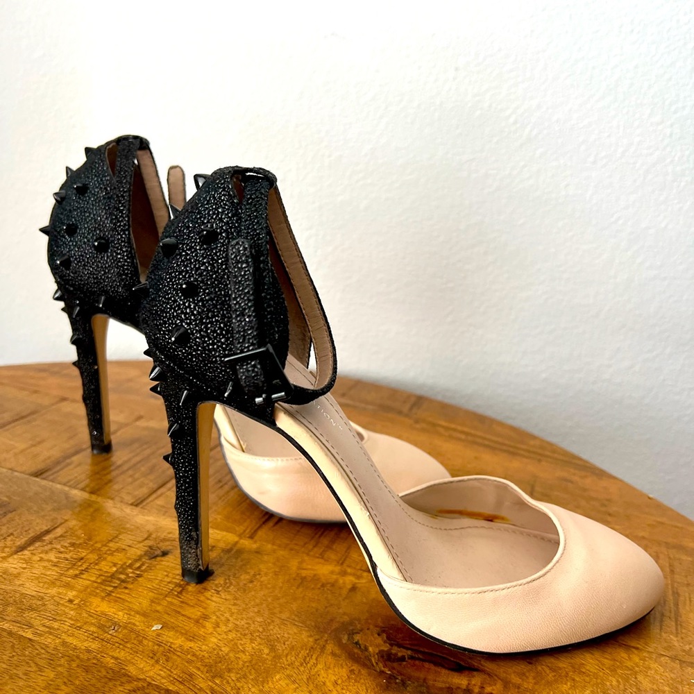 Crème and Black Heels
